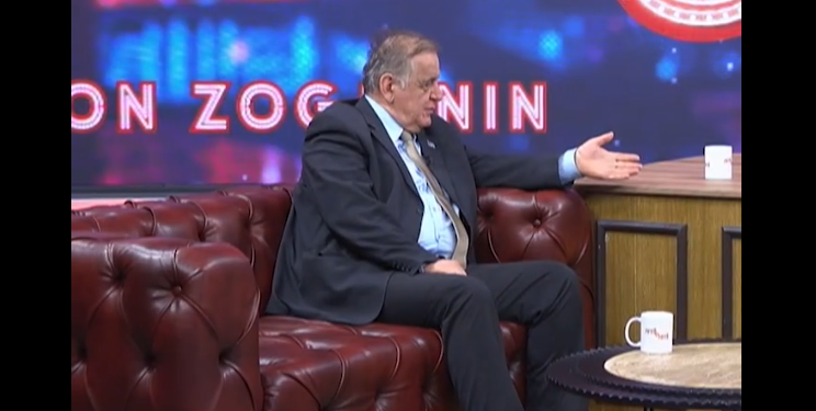 Nexhmedin Spahiu tregon një rast, kur një qytetar i thotë “e votova Edona Llalloshin se këndon mirë”