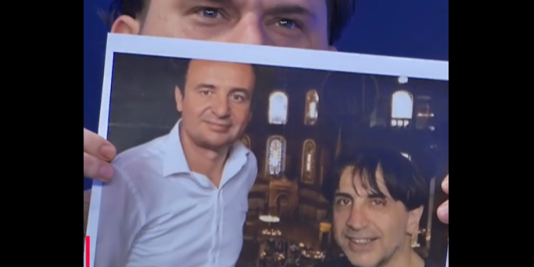 Imeri publikon fotografitë ku shihet një person i dënuar për terrorizëm me Albin Kurtin