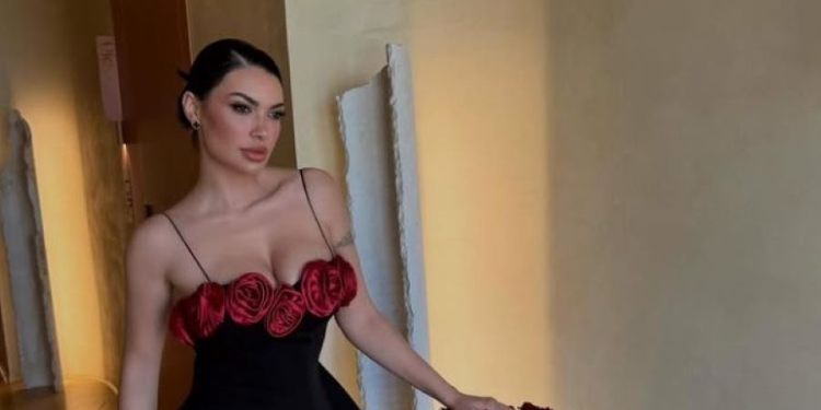 Zaimina Vasjari pozon nga vaska