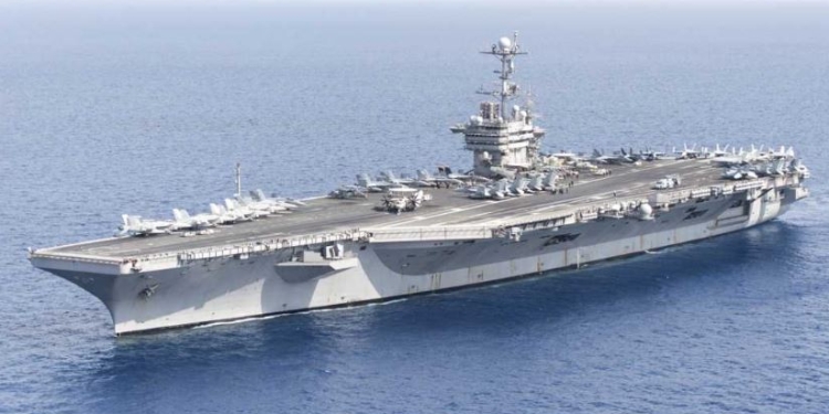 Aeroplanmbajtësja Harry S. Truman përplaset me një anije tregtare pranë Egjiptit