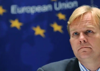 Sorensen flet me Bislimin dhe Petkoviqin, mirëpret ftesat e dy negociatorëve për të vizituar Kosovën dhe Serbinë