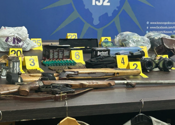 Hoxha jep detaje mbi armatimin e gjetur në Leposaviq: Policia shoqëroi një person