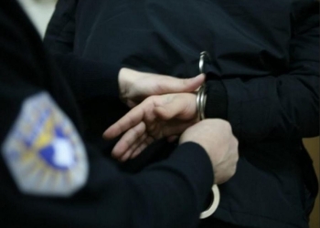 Arrestohen dy persona në Ferizaj, policia u gjeti kokainë e marihuanë