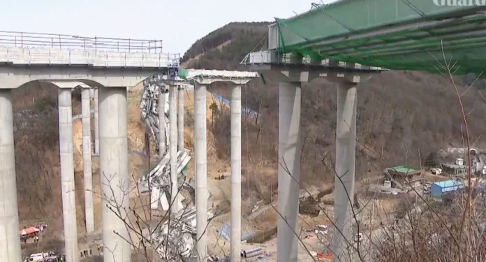 Publikohet momenti kur u shemb ura në Kore të Jugut, të paktën tre të vdekur