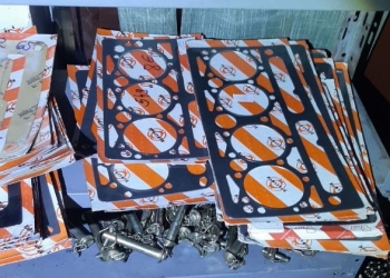 Gjenden pjesë të veturave të prodhimit serb në një objekt në Gjilan, sekuestrohen nga Dogana