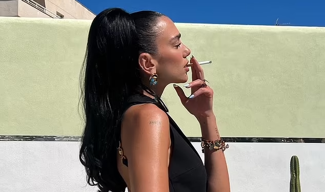 S’e harron zanatin, Dua kapet duke pirë duhan