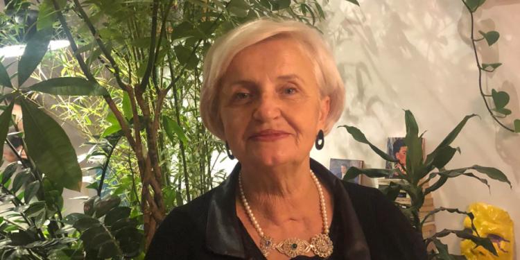 Ish-kryeshefja e Infermierisë kërkon masa për qentë endacakë: Jam sulmuar jashtëzakonisht rëndë