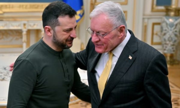 Emisari i Trumpit e quan Zelenskyn lider i guximshëm lufte, thotë se pati bisedime pozitive me të