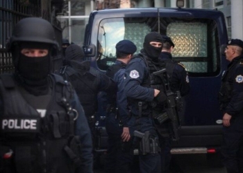 “Granata dore, pushkë, revole” – këto janë armët që iu gjetën të arrestuarve nga Krimet e Rënda në Pejë