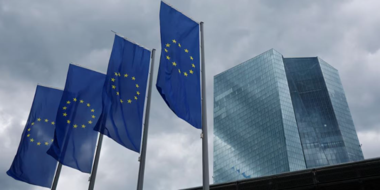 Banka Qendrore Evropiane: Evropa mund të jetë një humbëse në luftën tregtare SHBA-Kinë