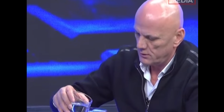 Shembulli interesant i Gani Gecit: Me gota uji tregon lëvizjen e elektoratit, kështu po i largohen votat LVV-së!