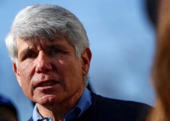 Presidenti Trump fal ish-guvernatorin e Ilinoit, Rod Blagojevich