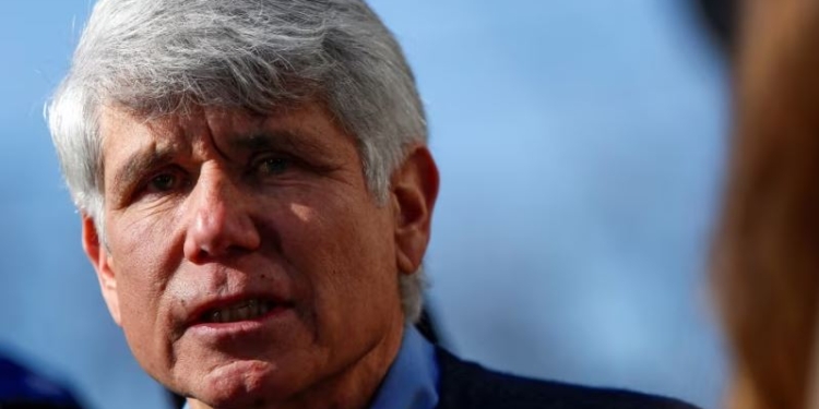 Presidenti Trump fal ish-guvernatorin e Ilinoit, Rod Blagojevich