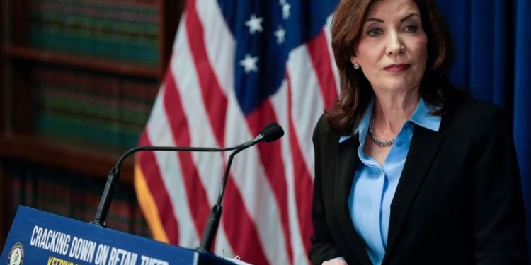 Guvernatorja shqyrton mundësinë e shkarkimit të kryebashkiakut të Nju Jorkut