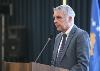 Rohde përgëzon Kosovën për progres në luftën kundër korrupsionit