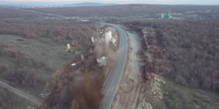 Nesër minohet për herë të shtatë masa shkëmbore e rrugës Kijevë-Dollc, nga ora 15:00 ndërpritet trafiku