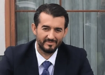 Labi iu drejtohet shqiptarëve dhe gurbetqarëve me fotografi të Ibrahim Rugovës- ky është mesazhi i tij