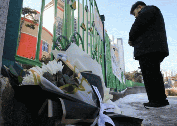 Mësuesja e Koresë së Jugut pranon se theri me thikë për vdekje një nxënëse