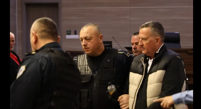 Shpërthimi në lokalin “Sekiraqa”, i akuzuari për spiunazh thotë se vëllait të tij i janë ofruar para për ta tërhequr deklaratën