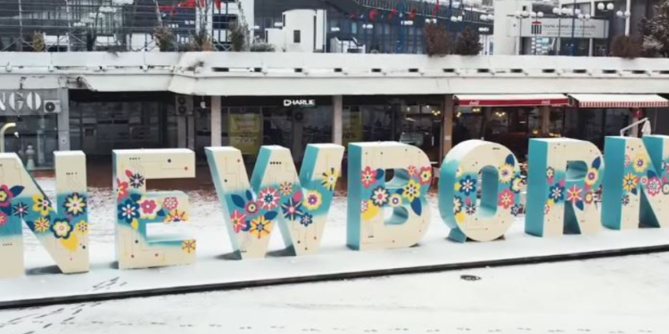 Rama publikon pamjet e “NEWBORN”: Ua heq kapelën autorëve të këtyre germave monumentale