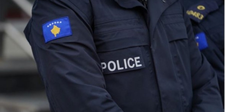 Arrestohen dy burra në Rahovec, policia u gjeti marihuanë