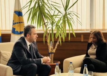 Zëvendës-shefja e ambasadës së ShBA-së në Kosovë viziton KQZ-në