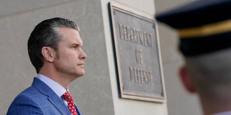Sekretari amerikan i Mbrojtjes paralajmëron shkarkime të reja në Pentagon