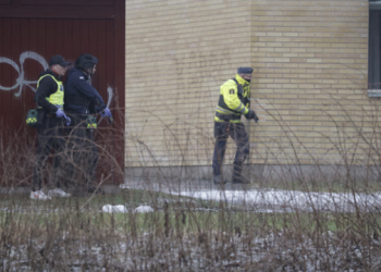 Pesë persona qëllohen me armë zjarri në një shkollë në Suedi