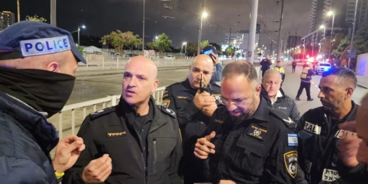 Eksplodojnë tre autobusë në Izrael, policia izraelite thotë se dyshohet për sulm terrorist