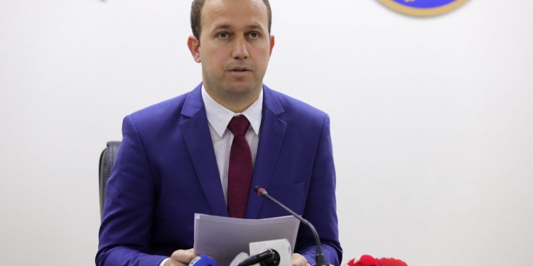 Elezi: Po vazhdon votimi përmes postës, përfundon më 8 shkurt