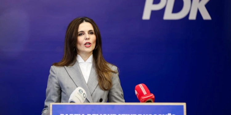 Çitaku ka një lutje për veteranët e UÇK-së: Festoni për 17 shkurt, politikanët dhe qeveritë janë të përkohshme