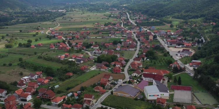Ndalohet vetura me targa të Serbisë për kalim ilegal të kufirit