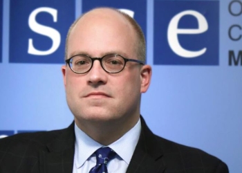 Ish-diplomati amerikan: Shpresoj një qeveri e opozitës – me Kurtin, Kosova s’mund të bëjë përparim