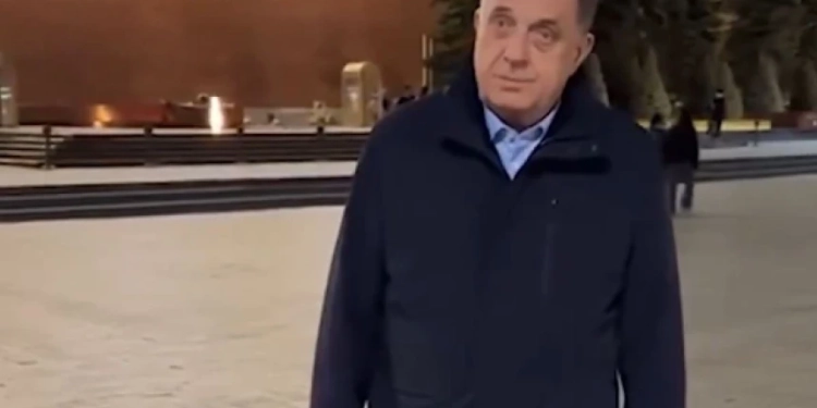 Dodik lajmërohet nga Moska, tregon pse ka shkuar atje
