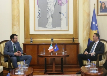 Kryetari Konjufca priti në takim ambasadorin jorezident të Irlandës