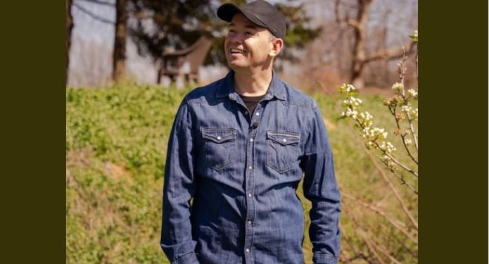 “Për burg koke vesh”, “Të erdh koha me të ba synet”, komentuesit shpotisin Faton Pecin