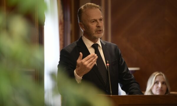 Orav: Nuk mund ta imagjinoj se si Serbia apo Kosova, mund të anëtarësohen në BE pa normalizimin e marrëdhënieve