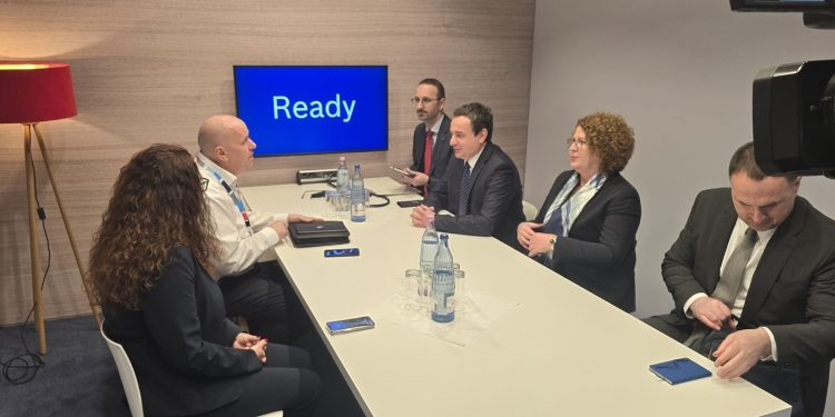 Kurti takohet me drejtorin e Bosch Rexroth, e fton të vijë të investojë në Kosovë