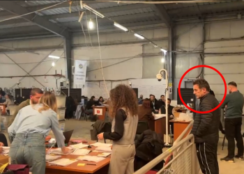 Sekretari i VV-së shkel rregullat e KQZ-së për vëzhguesit, ndërhyn në punën e numëruesve në QNR