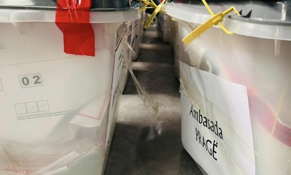 Prokuroria nis hetimet për votimin me postë