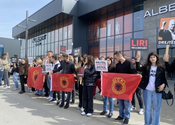 Protestë para selisë së EULEX-it, “Drejtësi per Hashim Thaçin”