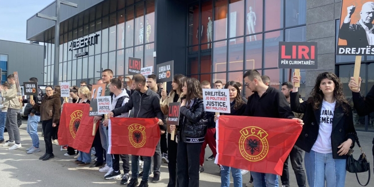 Protestë para selisë së EULEX-it, “Drejtësi per Hashim Thaçin”