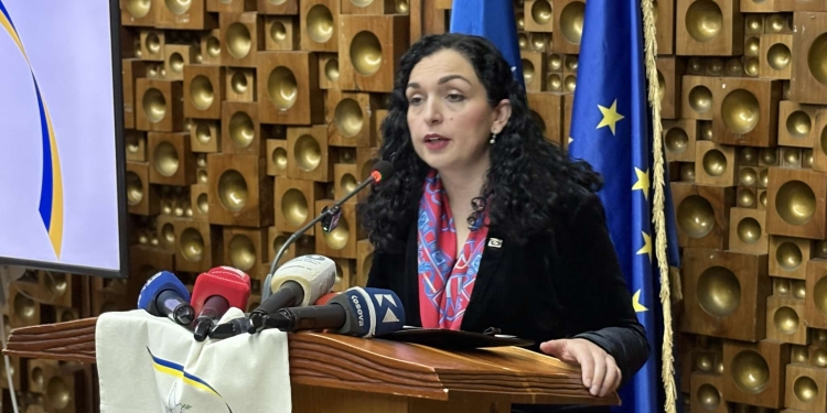 Rreth 600 komente për rritjen e çmimit të rrymës – Osmani kundërshton ashpër shtrenjtimin e rrymës, alarmon për pasojat