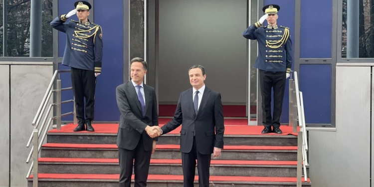 Rutte arrin në Qeveri, pritet nga kryeministri Kurti
