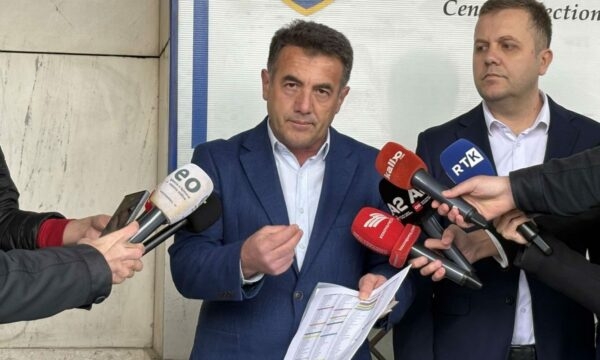 Vetëvendosje kërkon anulimin e mijëra votave dhe rivotim me postë