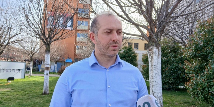 Rritja e rasteve të dhunës ndaj prindërve nga fëmijët në Kosovë, fenomen në rritje