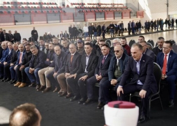 Limaj shkon për ngushëllime në familjen Thaçi: Haxhia plak i urtë që kaloi nëpër sfida të rënda