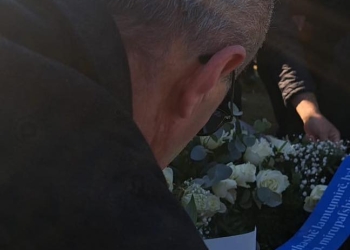 Haxhiu në varrimin e Haxhi Thaçit: I mungoi i biri por jo populli