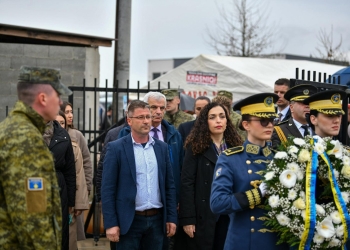 Presidentja Osmani në Krushë të Vogël: Më 1999 një fshat i tërë u kthye në një varrezë