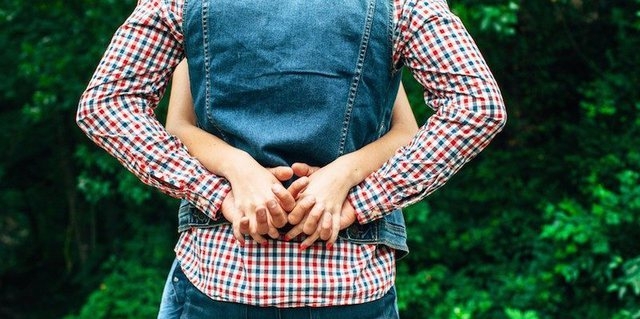 Çdo djalë i ka të nevojshme katër gjëra nga e dashura e tij, mësoje nëse i plotëson